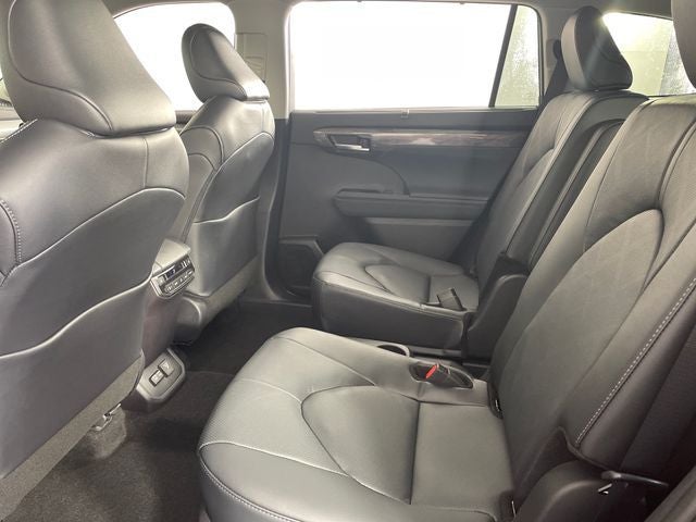 2026 Toyota Highlander Hybrid Hybrid Platinum