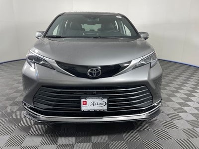 2026 Toyota Sienna Platinum 7 Passenger