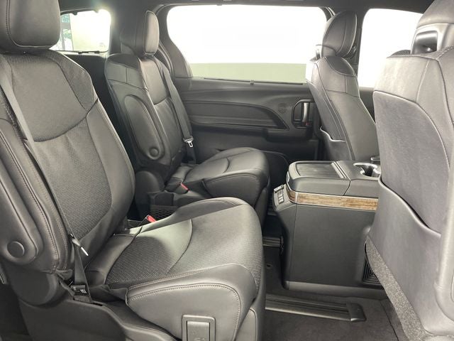 2026 Toyota Sienna Platinum 7 Passenger