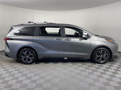2026 Toyota Sienna Platinum 7 Passenger