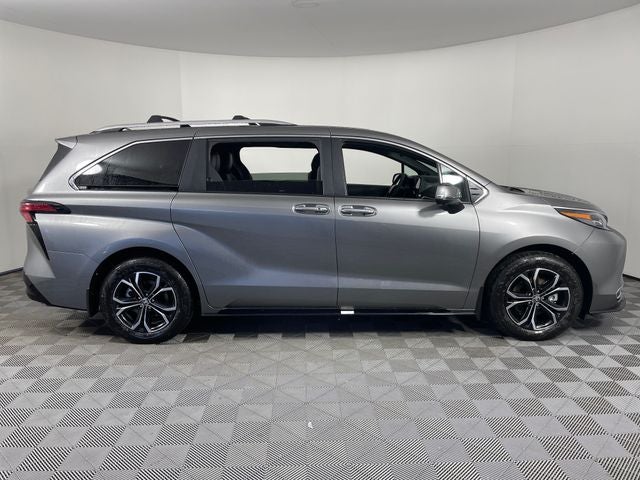 2026 Toyota Sienna Platinum 7 Passenger
