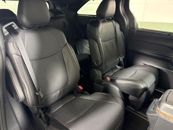 2026 Toyota Sienna Platinum 7 Passenger