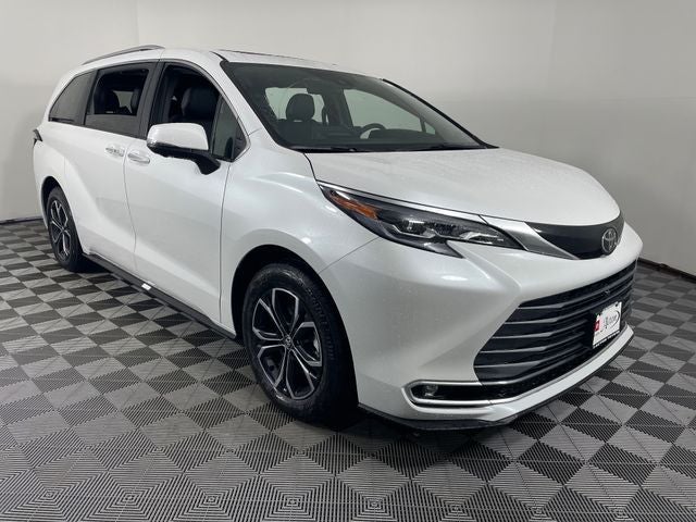 2026 Toyota Sienna Platinum 7 Passenger