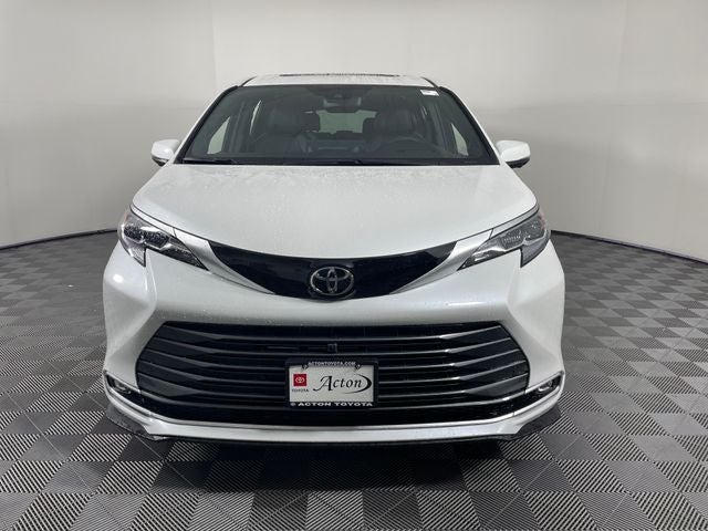 2026 Toyota Sienna Platinum 7 Passenger
