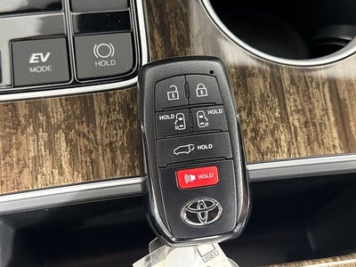 2026 Toyota Sienna Platinum 7 Passenger