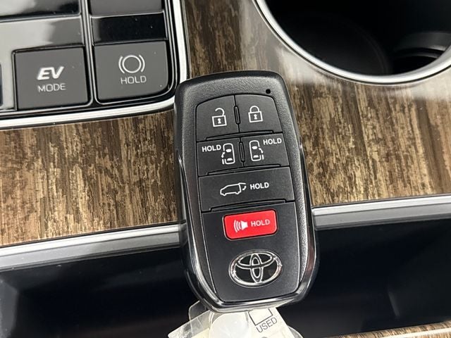 2026 Toyota Sienna Platinum 7 Passenger