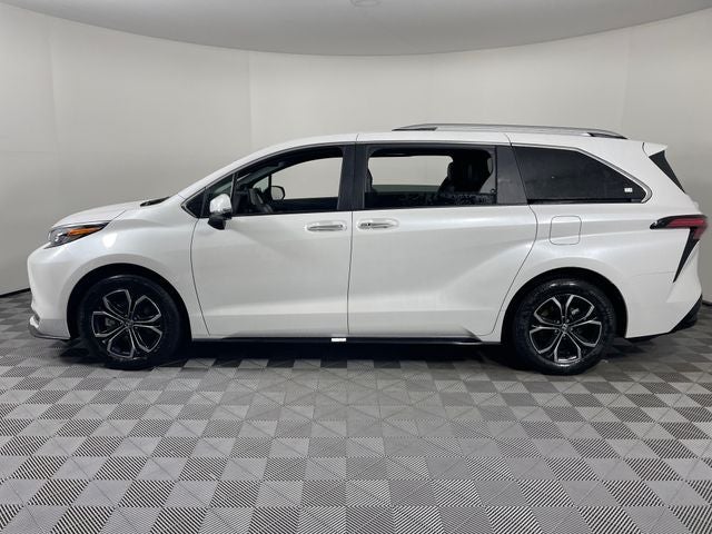 2026 Toyota Sienna Platinum 7 Passenger