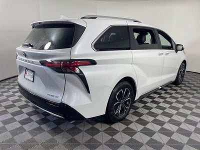 2026 Toyota Sienna Platinum 7 Passenger