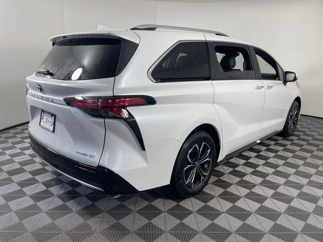 2026 Toyota Sienna Platinum 7 Passenger