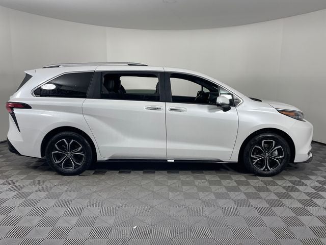 2026 Toyota Sienna Platinum 7 Passenger