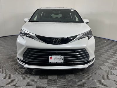2026 Toyota Sienna Platinum 7 Passenger