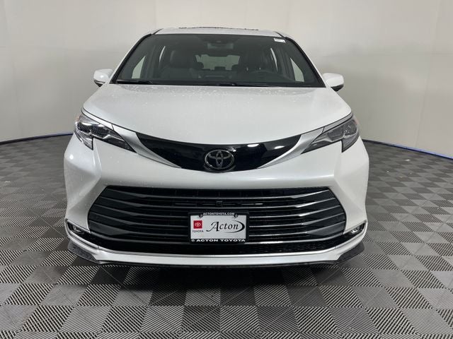2026 Toyota Sienna Platinum 7 Passenger