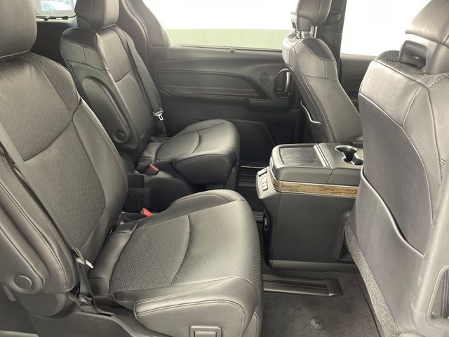 2026 Toyota Sienna Platinum 7 Passenger