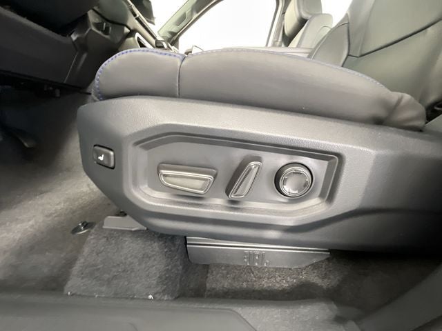 2026 Toyota Tundra i-FORCE MAX Platinum i-FORCE MAX