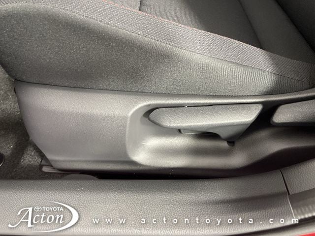 2025 Toyota Prius Plug-in Hybrid SE