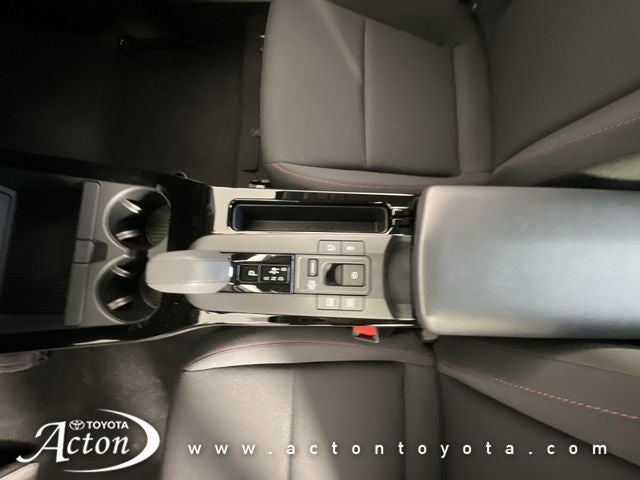 2025 Toyota Prius Plug-in Hybrid SE