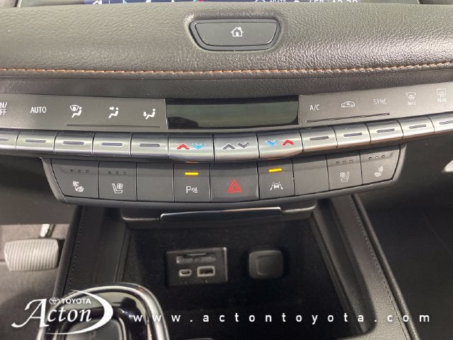 2023 Cadillac XT4 Premium Luxury