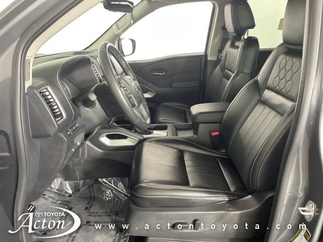 2024 Nissan Frontier SL