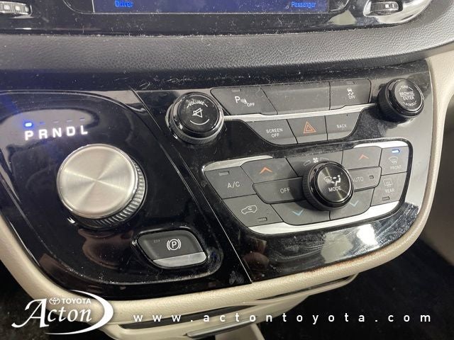 2017 Chrysler Pacifica Touring L