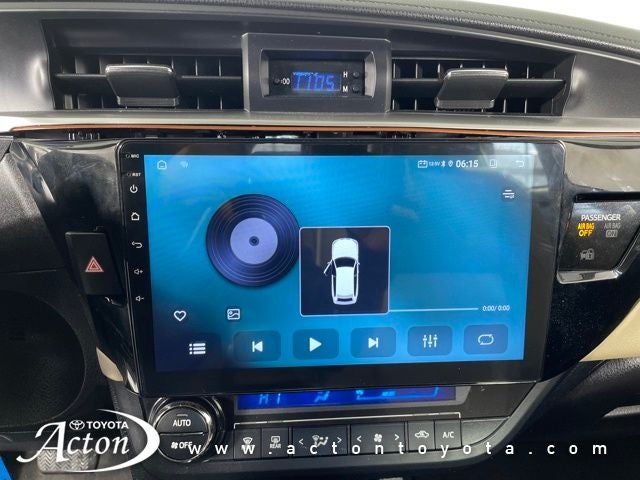 2015 Toyota COROLLA LE