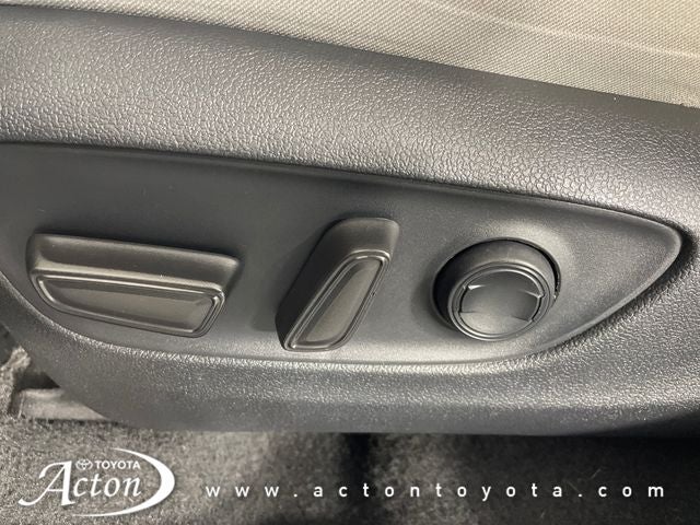 2021 Toyota RAV4 XLE - Photo 20