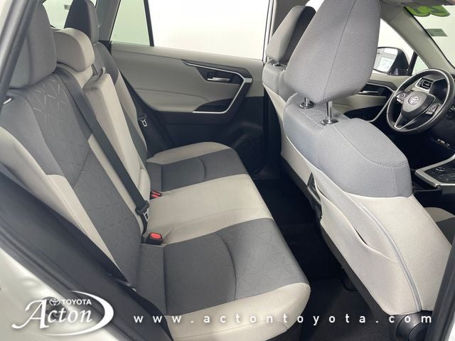 2021 Toyota RAV4 XLE - Photo 9