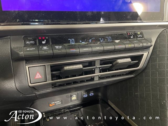 2025 Toyota CAMRY XLE