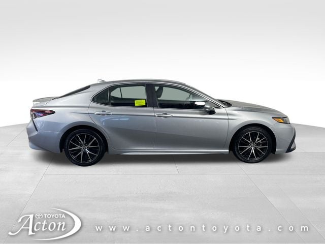 2024 Toyota Camry SE - Photo 17
