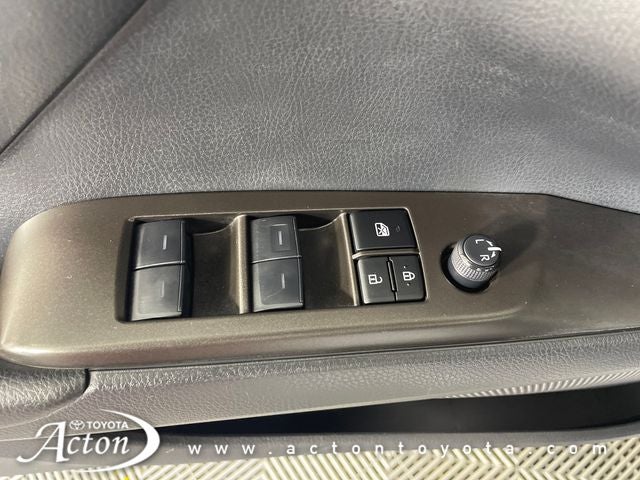 2024 Toyota Camry SE - Photo 24