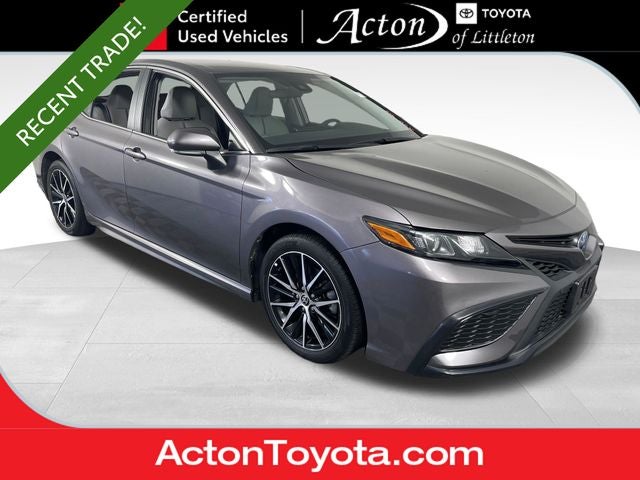 2022 Toyota Camry Hybrid SE