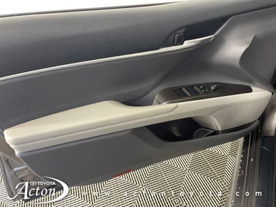 2022 Toyota Camry Hybrid SE