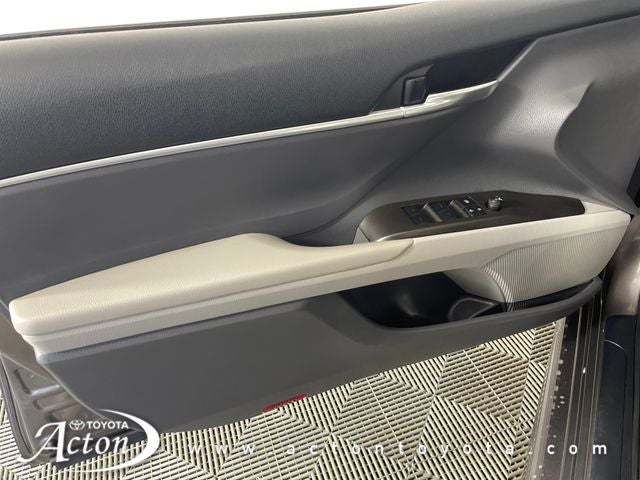 2022 Toyota Camry Hybrid SE