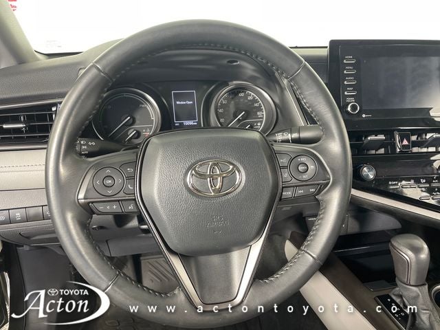 2022 Toyota Camry Hybrid SE