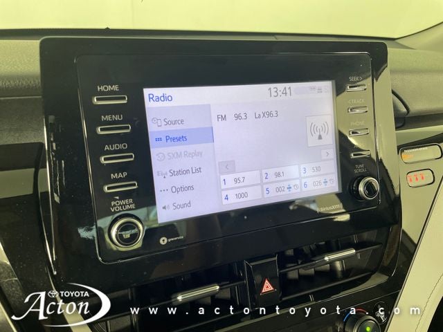 2022 Toyota Camry Hybrid SE