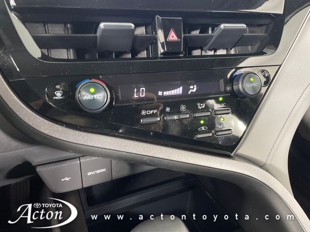 2022 Toyota Camry Hybrid SE