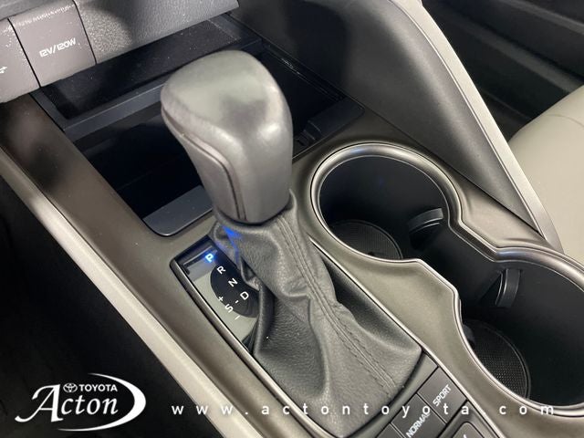 2022 Toyota Camry Hybrid SE