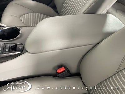 2022 Toyota Camry Hybrid SE