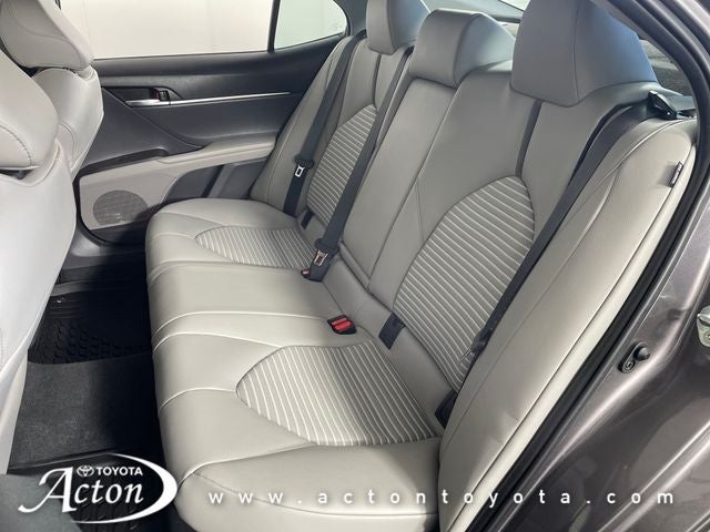 2022 Toyota Camry Hybrid SE