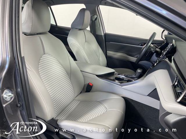 2022 Toyota Camry Hybrid SE