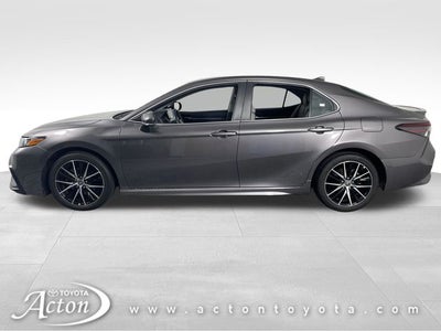 2022 Toyota Camry Hybrid SE