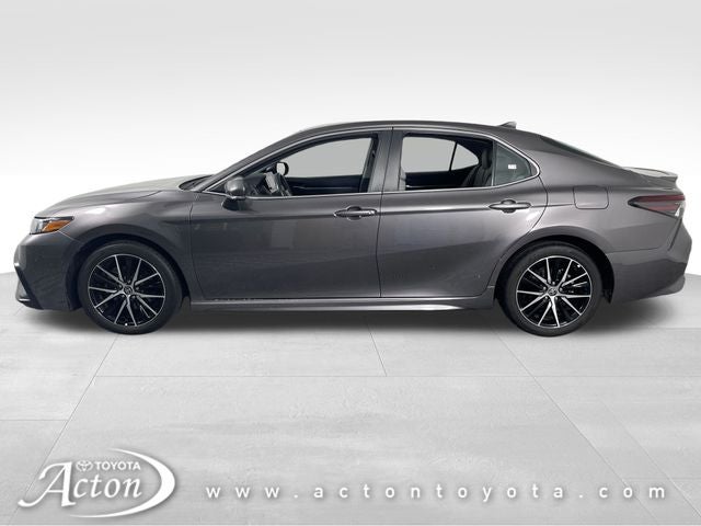 2022 Toyota Camry Hybrid SE