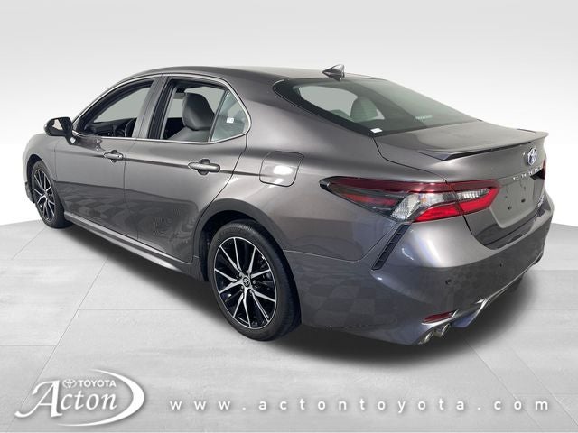2022 Toyota Camry Hybrid SE