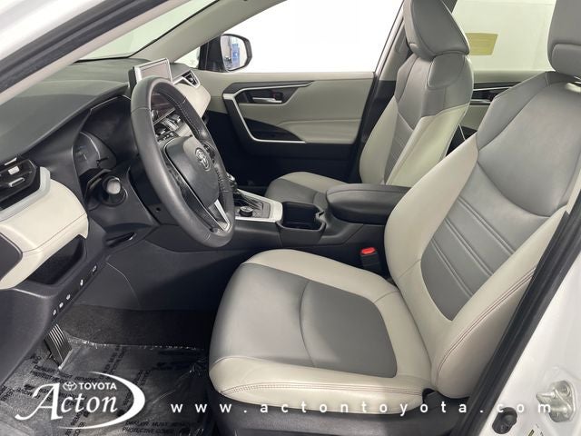 2024 Toyota RAV4 HYBRID XLE Premium