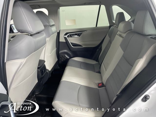 2024 Toyota RAV4 HYBRID XLE Premium
