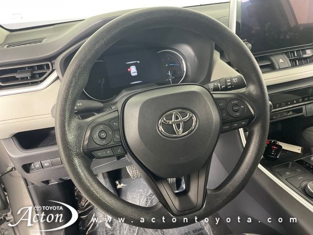 2025 Toyota RAV4 XLE - Photo 18