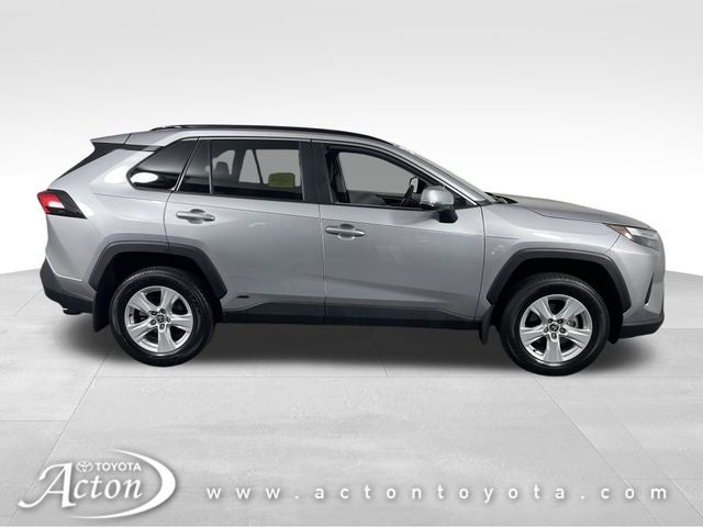2025 Toyota RAV4 XLE - Photo 21