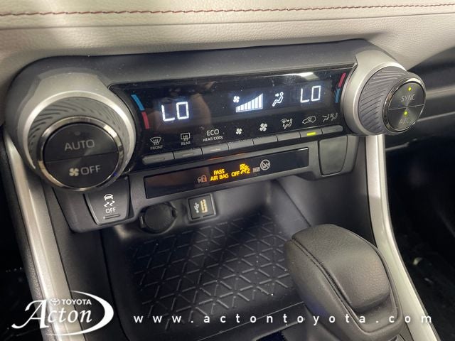 2025 Toyota RAV4 XLE - Photo 27