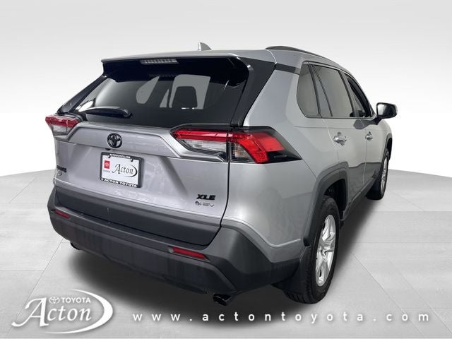 2025 Toyota RAV4 XLE - Photo 9