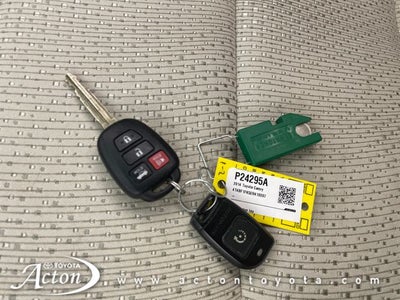 2014 Toyota CAMRY LE