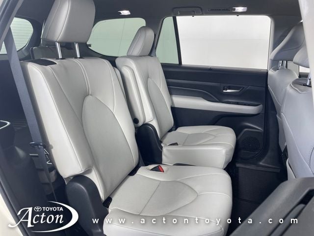 2024 Toyota GRAND HIGHLANDER XLE